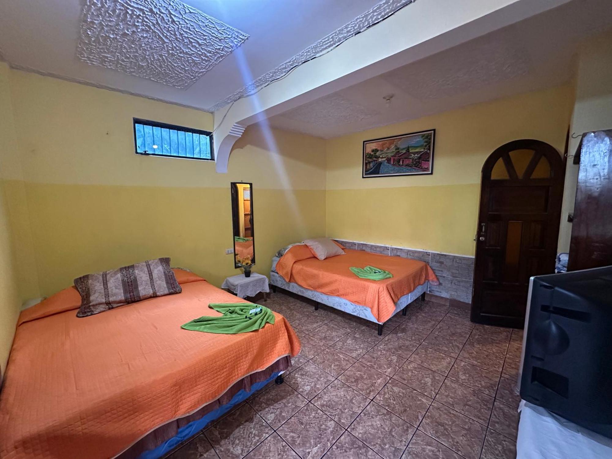 Hospedaje Gonzalez San Pedro La Laguna Buitenkant foto